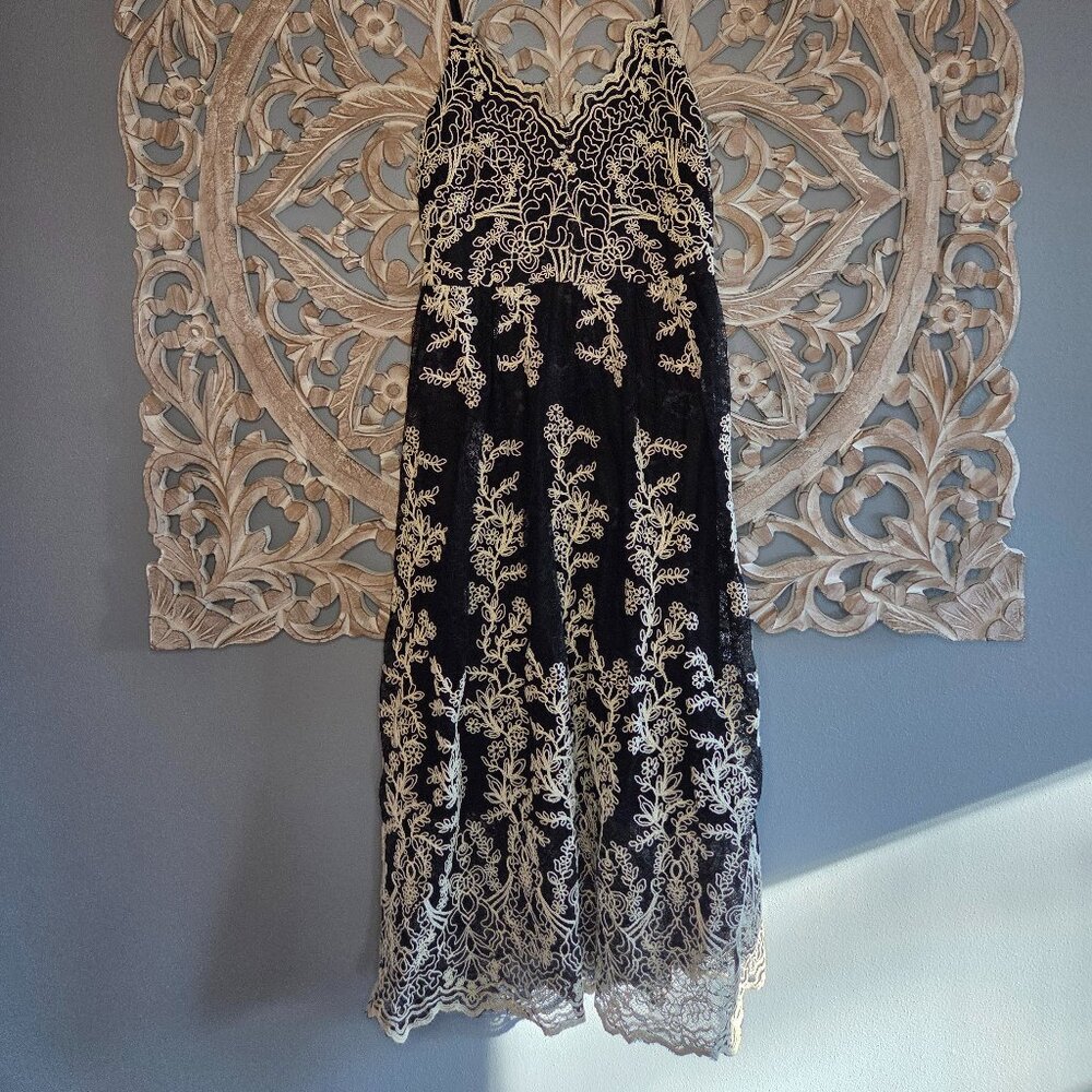 Express Dress Black cream lace floral embroidery XS NWT's